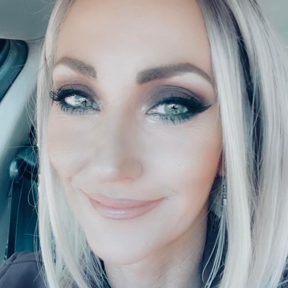 Meet your Posher, Jaime - Picture 2 of 5